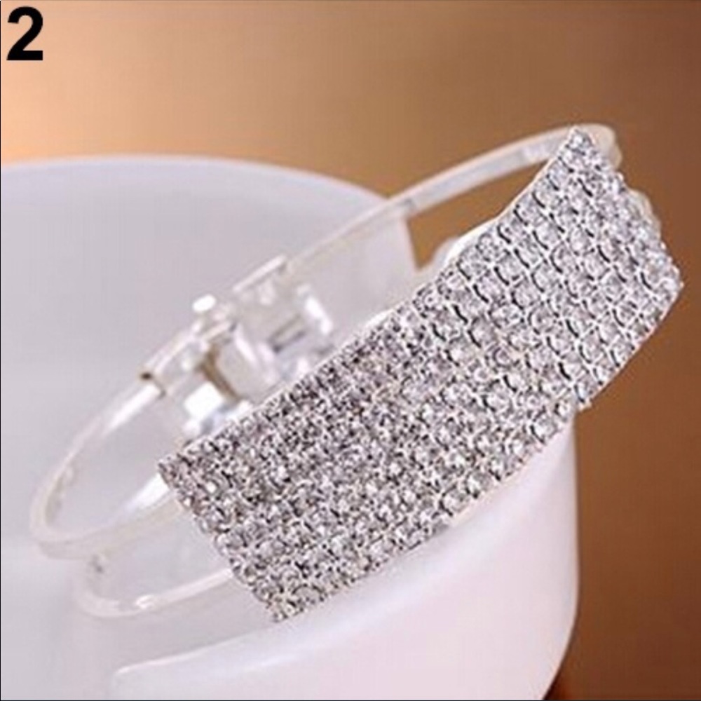 5⭐️RATED CRYSTAL BLING BANGLE CUFF - Picture 4 of 7